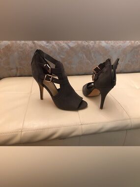 Women’s Gray Strappy Peep-Toe High Heels with Gold Buckles